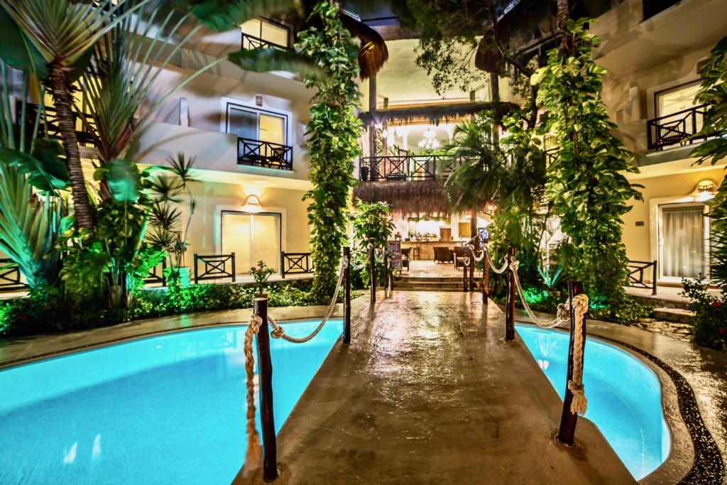 Riviera del Sol Amazing Double Queen Deluxe Suite 206 photo 3
