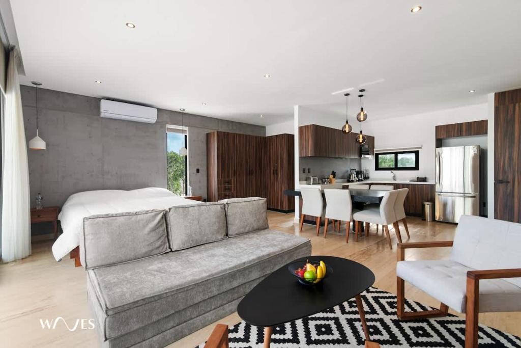 Loft Espacioso con Balcón | Cerca de Zona Hotelera — photo 1