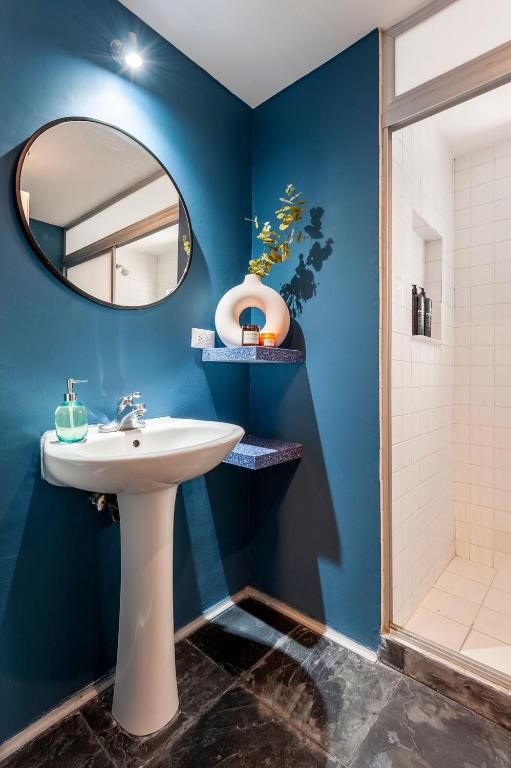 Chic&Classic in the heart of CONDESA// 4PAX 2BR photo 3