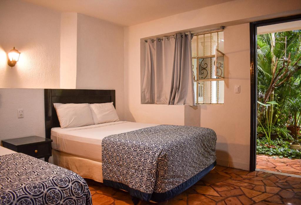 Hotel Santa Ana photo 2