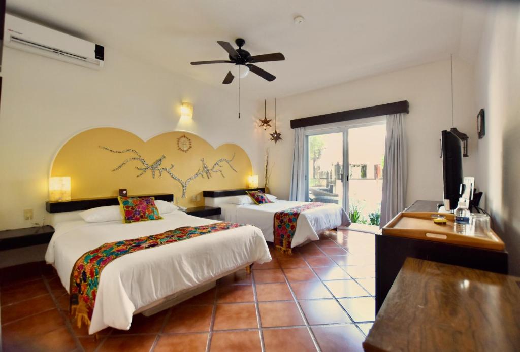 Riviera del Sol Amazing Double Queen Deluxe Suite 204 photo 2
