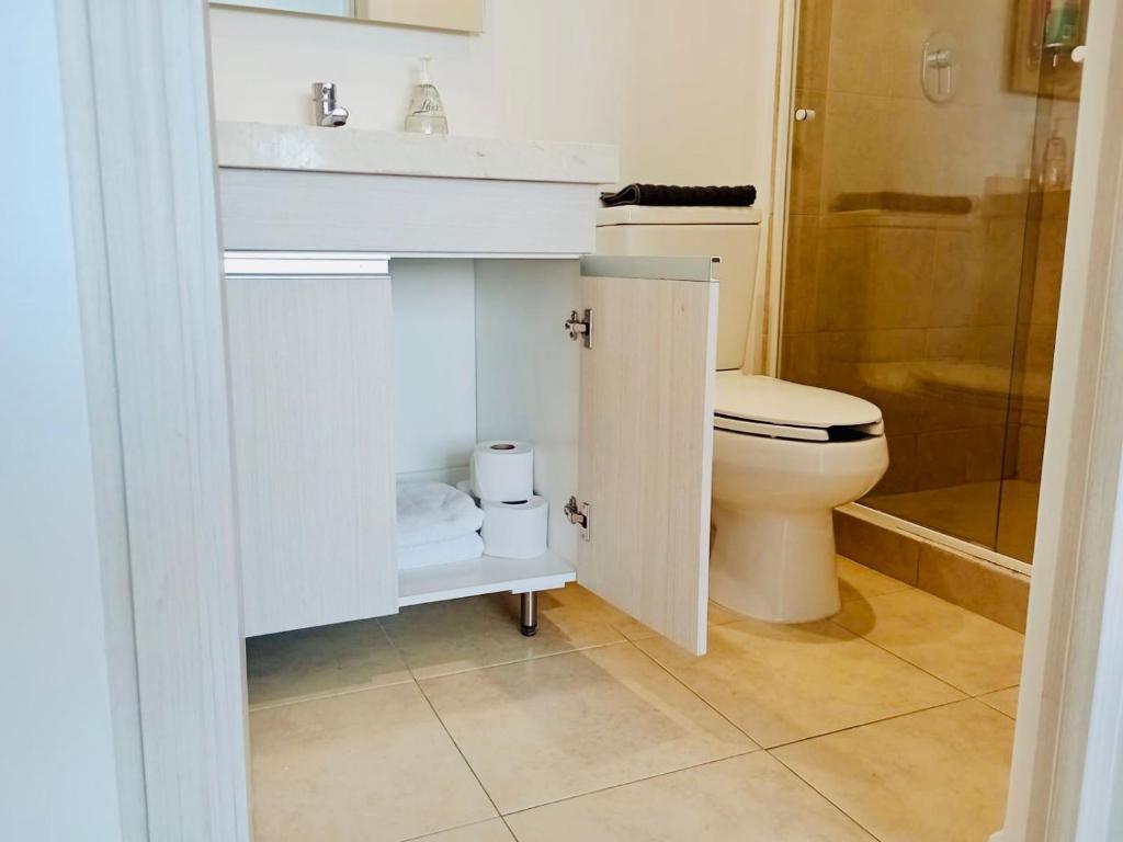 Romulo OFarril 2parking-3BR-2BA photo 3