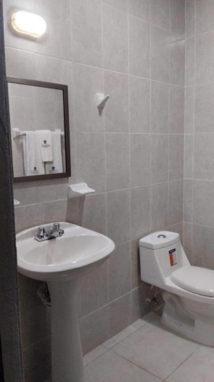 HOTEL TAMPICO EXPRESS MORALILLO photo 3