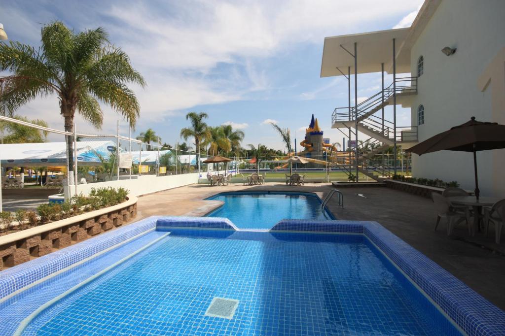 Hotel Splash Inn photo 2