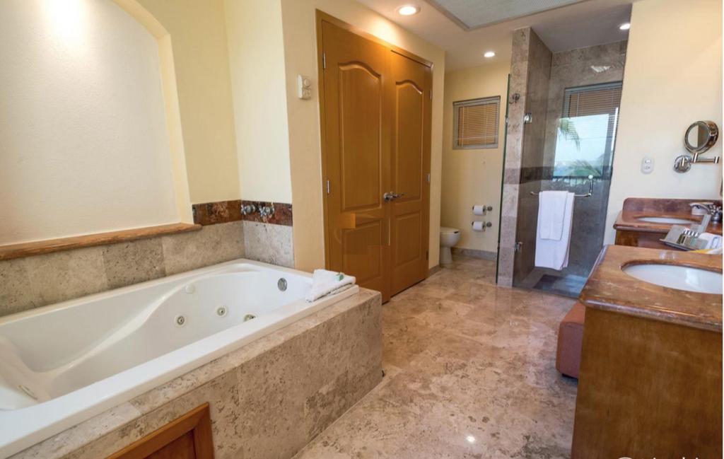 Suites at Villa Del Palmar Flamingos Beach Resort and Spa photo 3
