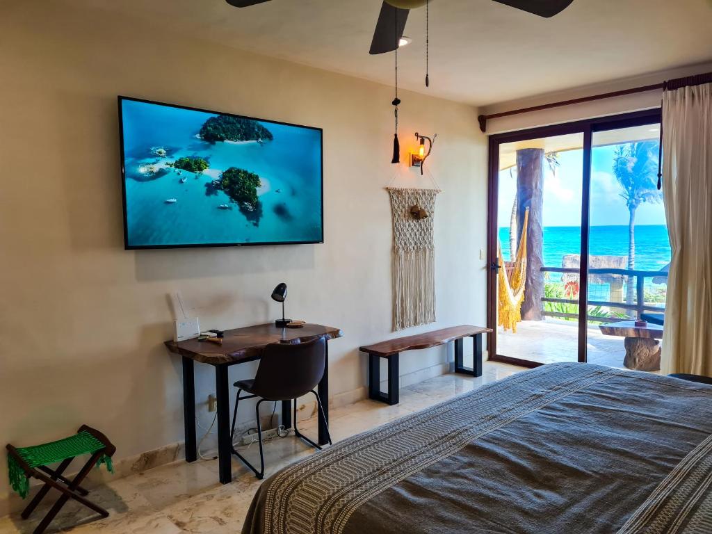 STYLISH OCEANFRONT CONDO with POOL photo 2