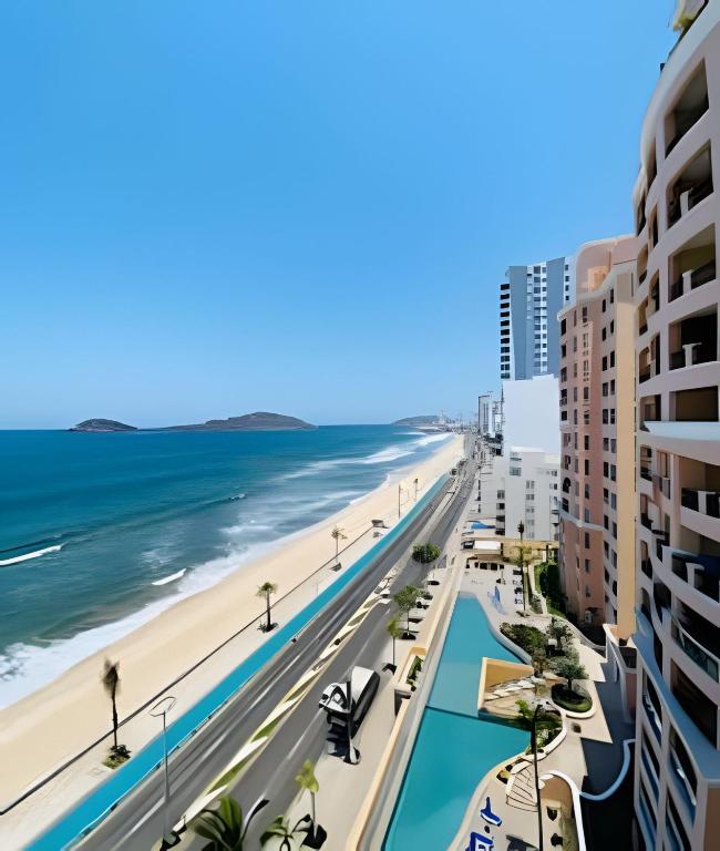 Torre Central 102: Malecón — photo 1