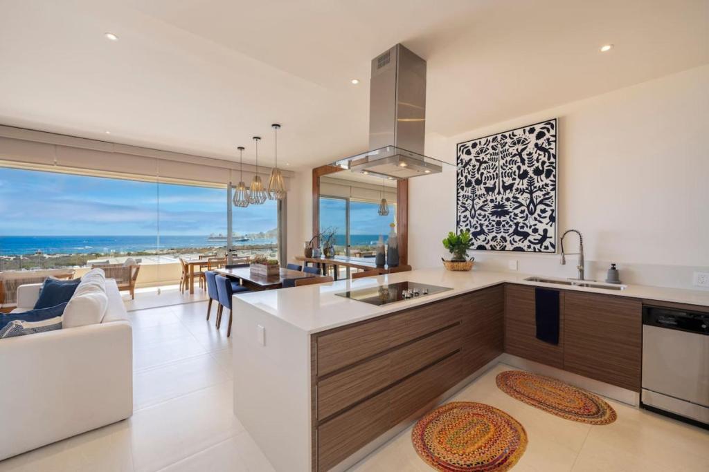 Spectacular New 2BR Condo with BBQ and Ocean views — photo 1