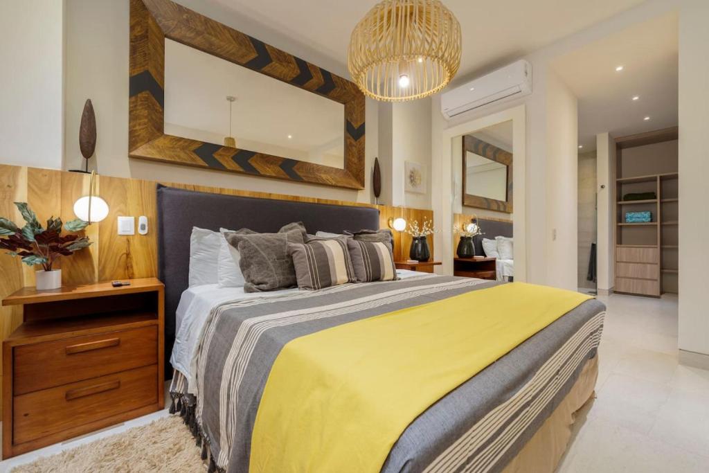 Spectacular New 2BR Condo with BBQ and Ocean views photo 2