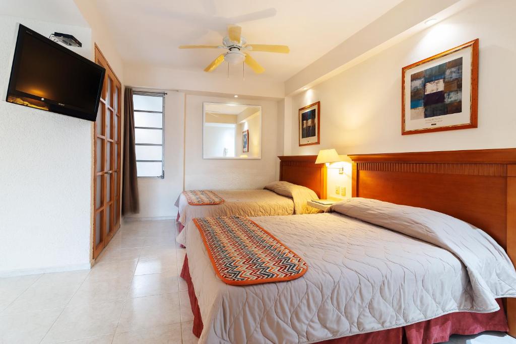 Hotel y Suites Nader — photo 1