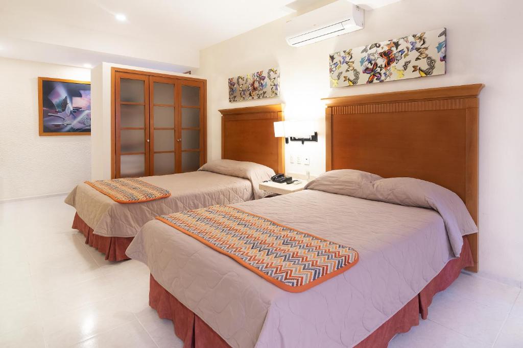 Hotel y Suites Nader photo 2