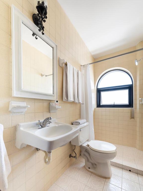 Suites Internacional photo 3