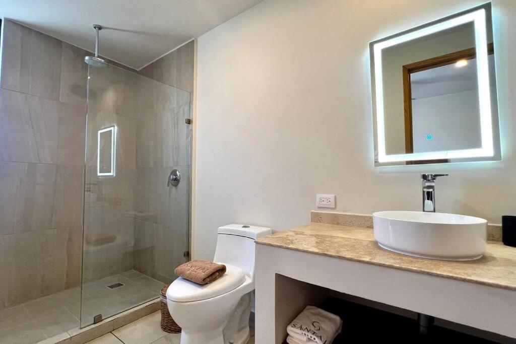 Spacious Penthouse with pool photo 3