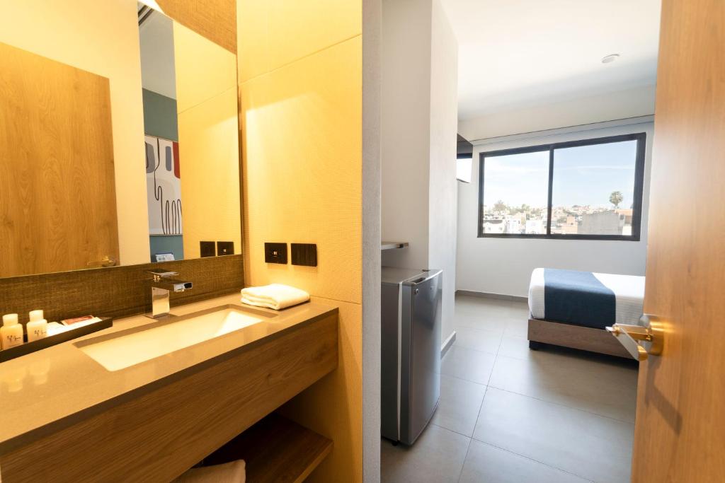 TH HOTEL & VIVIENDA photo 2