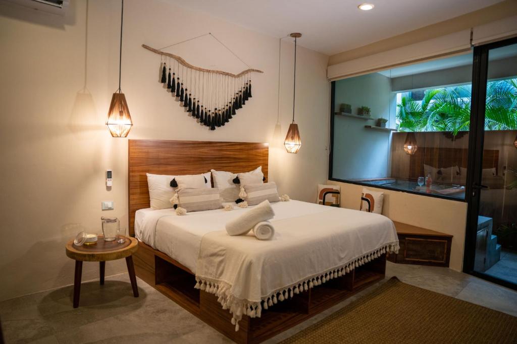 Spacious 1BR Home with Priv Pool Gym Garden Downtown photo 2