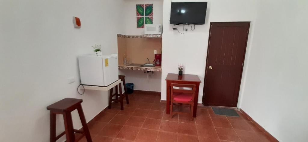 1Tiburón Tigre Squalos Place photo 2