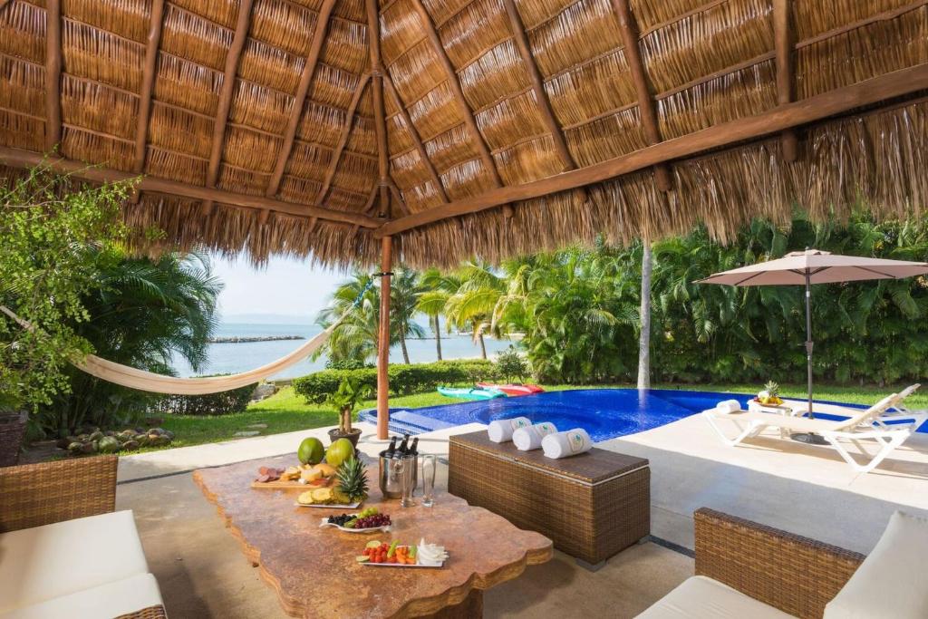 Oceanfront Retreat with Private Pool and Jacuzzi photo 3
