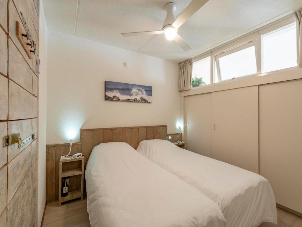 Bright Coastal Hideaway photo 2