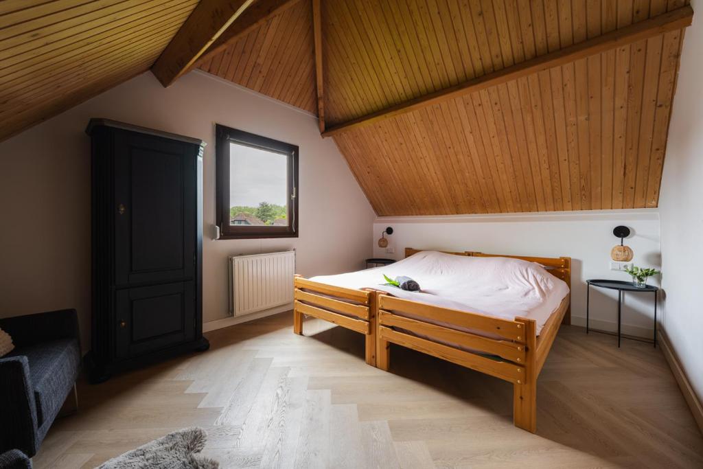 Ruim vakantiehuis aan het Veerse meer photo 2