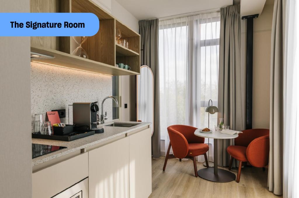 The Social Hub Amsterdam City Extended Stay — photo 1