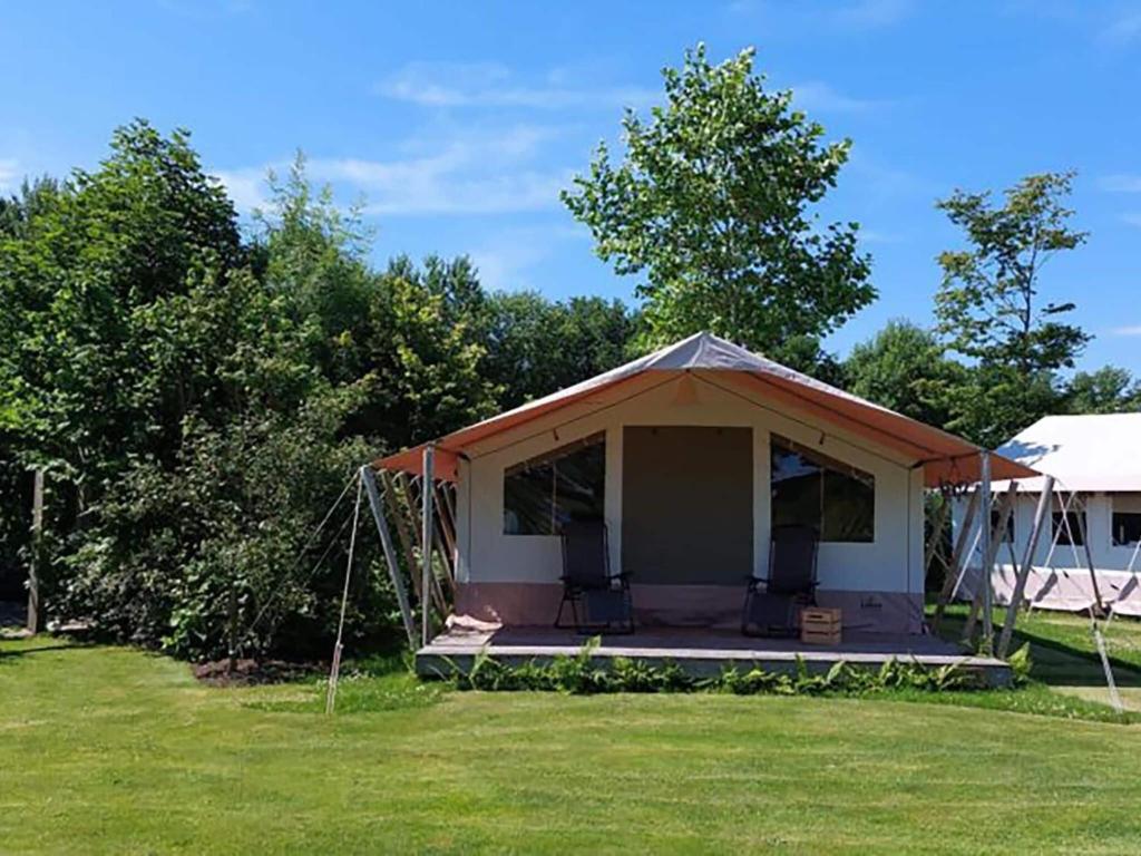 Safari Tent in Friesland near Nature — photo 1
