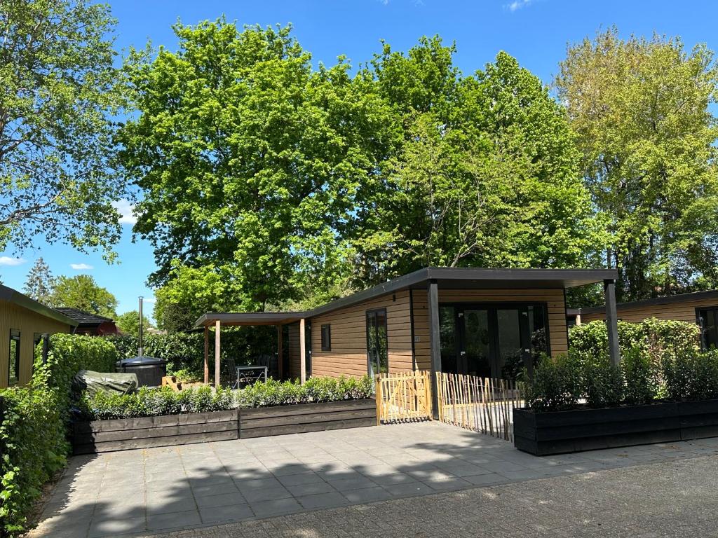 Schitterend 6 persoons chalet met HOTTUB aan de bossen van Putten — photo 1