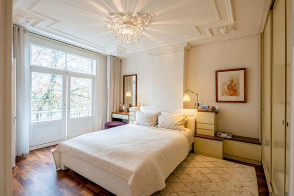 The Elegant Amsterdam Apartment photo 2