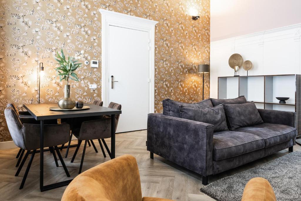 Stylish city center villa tilburg photo 3
