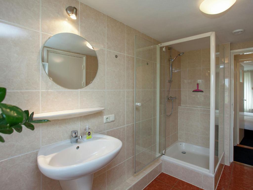 Cottage in Leenderstrijp near Nature Reserve photo 3