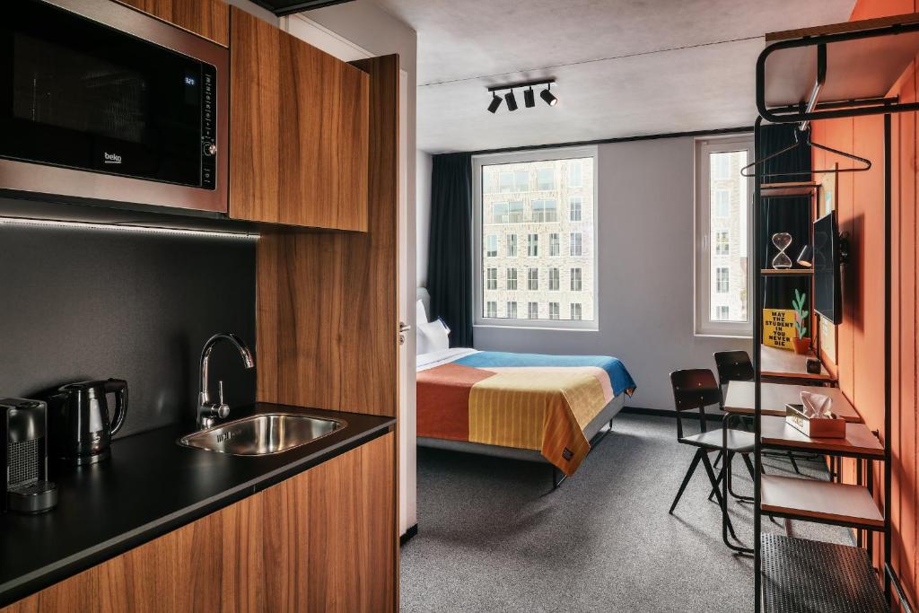 The Social Hub Delft Extended Stay photo 2