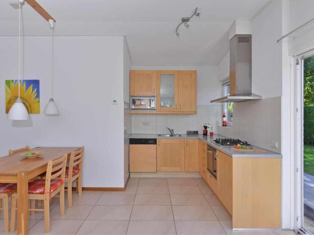 Bungalow near Veerse Meer & Beach photo 2