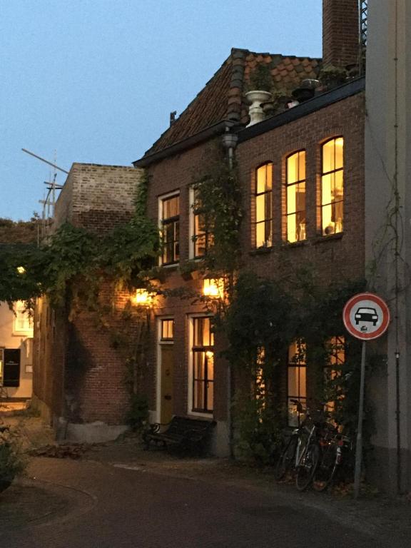 Wijnpakhuis Den Bosch — photo 1