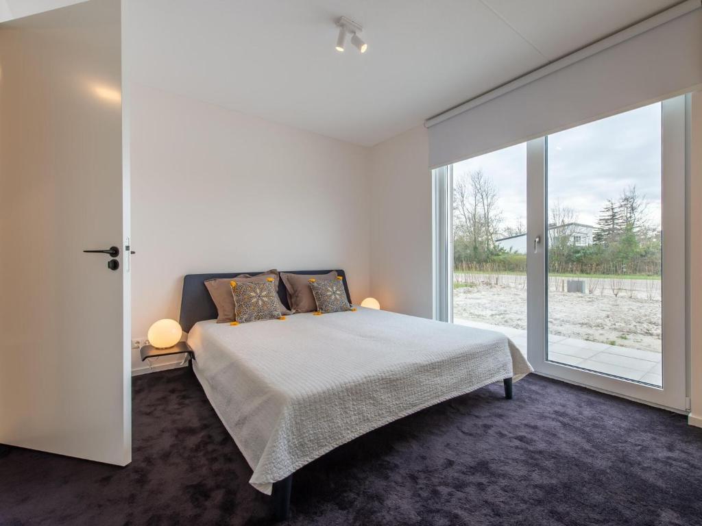 Villa at Veerse Meer with Lake Views photo 3