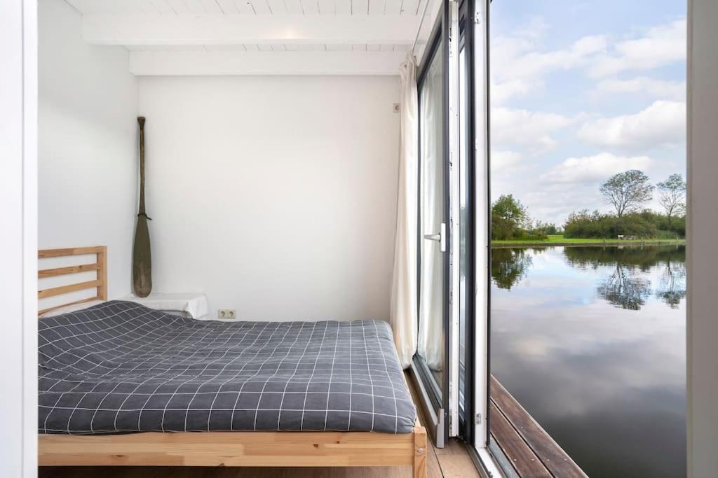 Surla houseboat Hangloose Kagerplassen photo 2