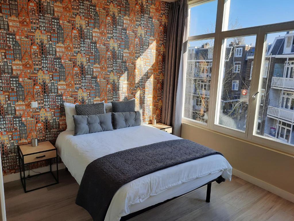 RoomWest photo 2