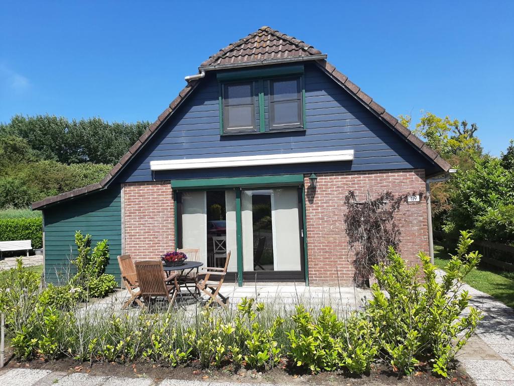 Ruime vrijstaande vakantiewoning aan Veerse meer photo 2