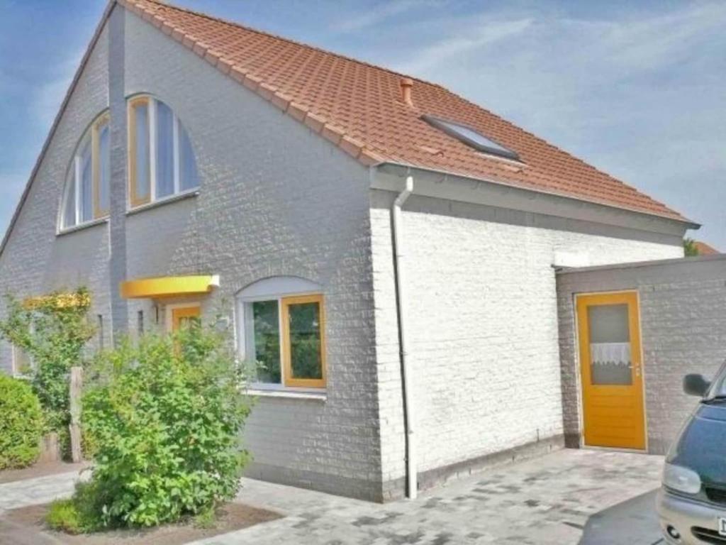 Bungalow in Breskens near Beach & Pool — photo 1