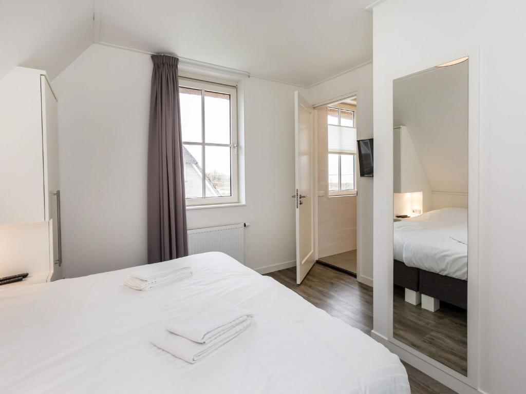 Villa in Friesland with Sauna and Whirlpool photo 2