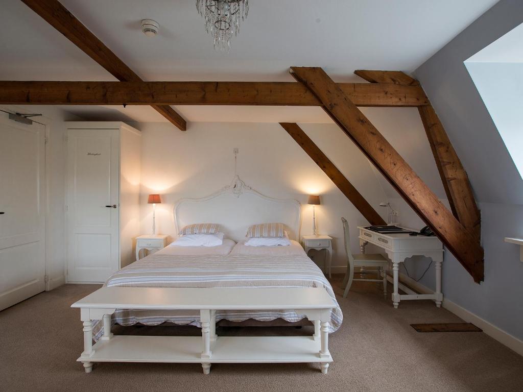 B & B Hotel The Baron Crown photo 2