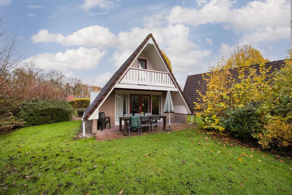 Ooievaar I Bungalow met Grote Tuin — photo 1