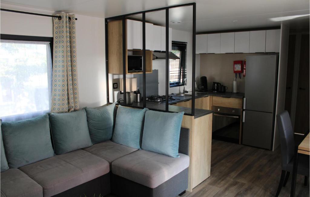 Awesome Home In Lauwersoog With Kitchen photo 3