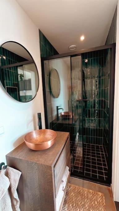Tiny house of Picasso photo 3