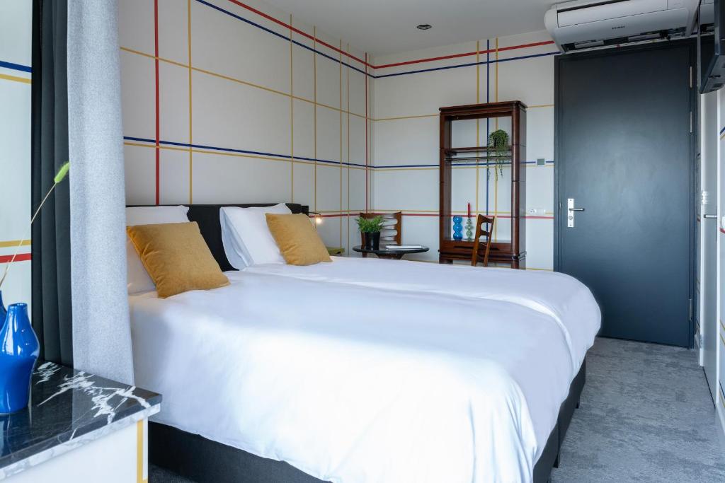 Modern Hotel Central Tilburg — photo 1