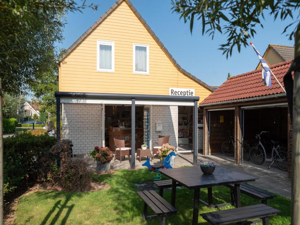 Holiday Home in Wemeldinge near the Sea — photo 1