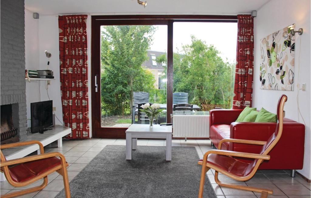 Beautiful Home In Nieuwvliet-Bad photo 2
