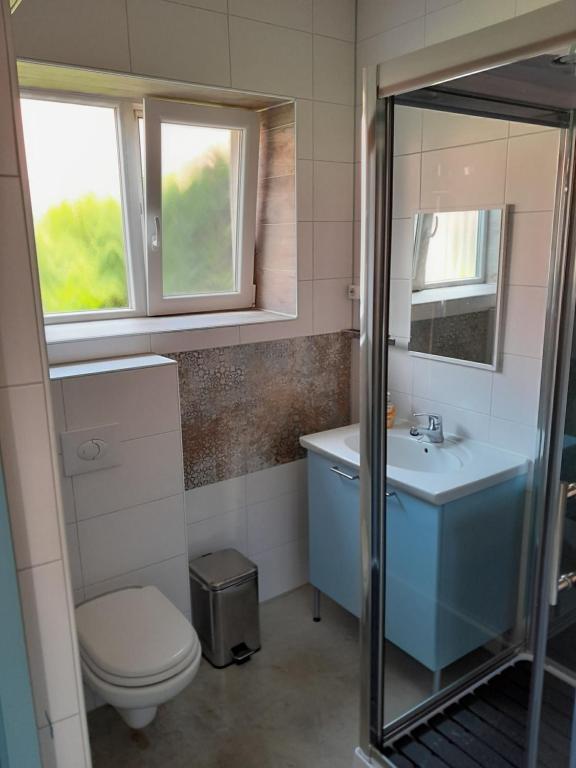 ruim driepersoons appartement photo 3