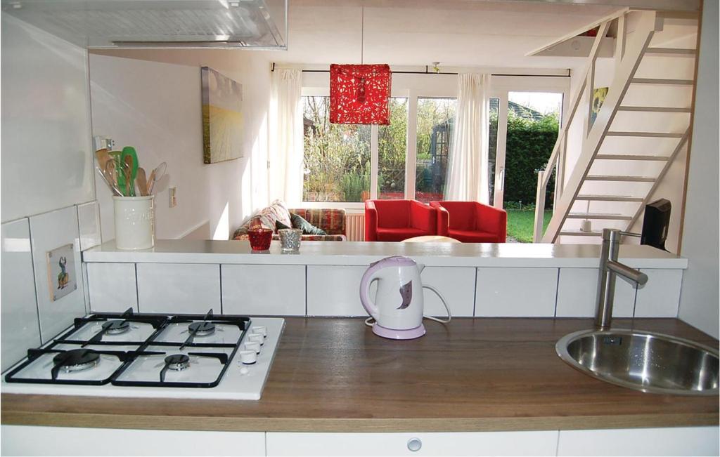 3 Bedroom Amazing Home In Bruinisse photo 3