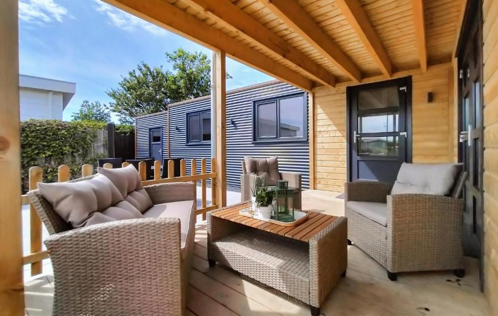 2 Bedroom Beautiful Home In Stavenisse photo 2