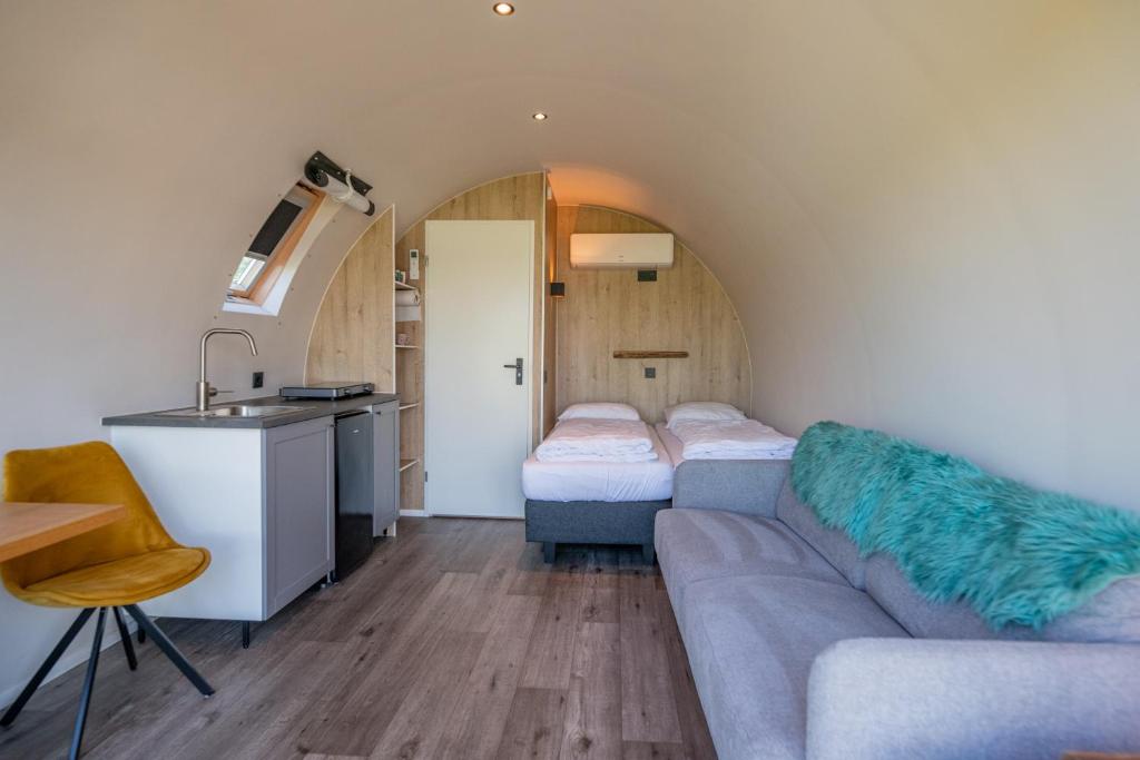 Tiny Natuurlodge voor 2 personen met vrij uitzicht over landerijen photo 2