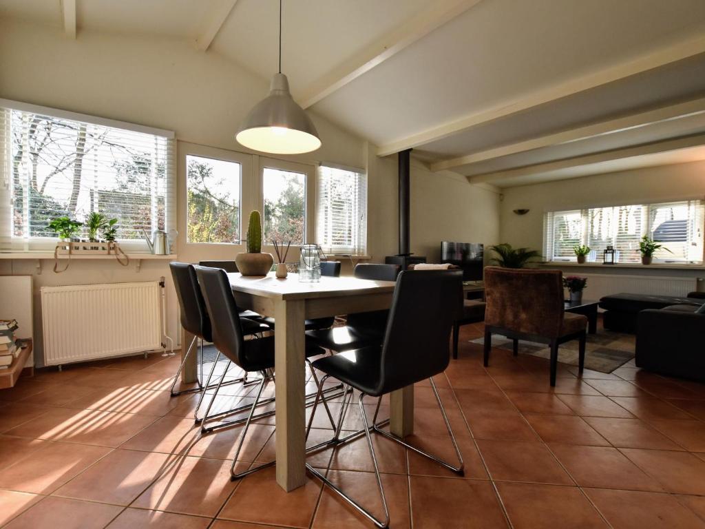 Dog-Friendly Stay w Spa photo 3